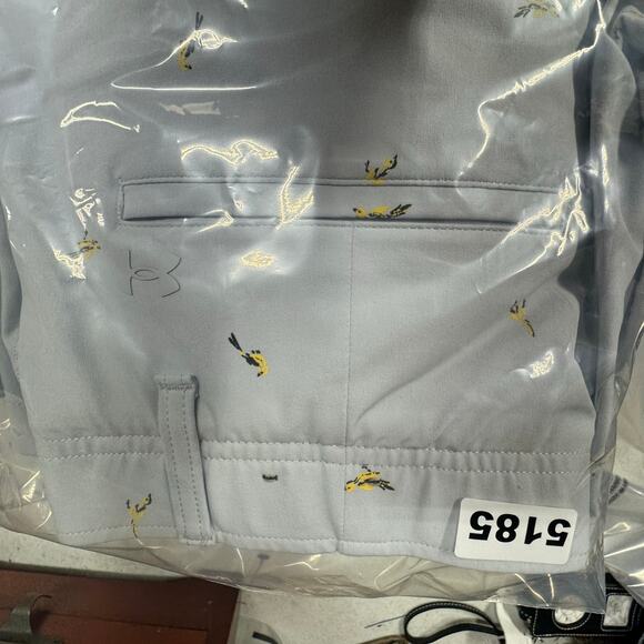 Under Armour UA Golf AOP Bird Printed 10” Shorts 1377303 Mens Size 34 Gray - Picture 15 of 15